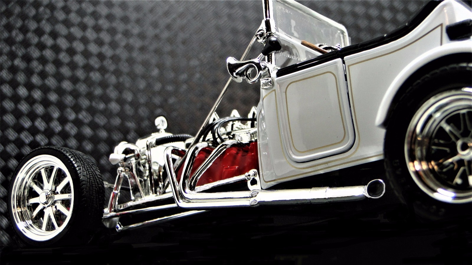 Race Car w/Corvette Engine 24 Hot Rod55 1955 57 1957 12 Carousel White 1:18 1963