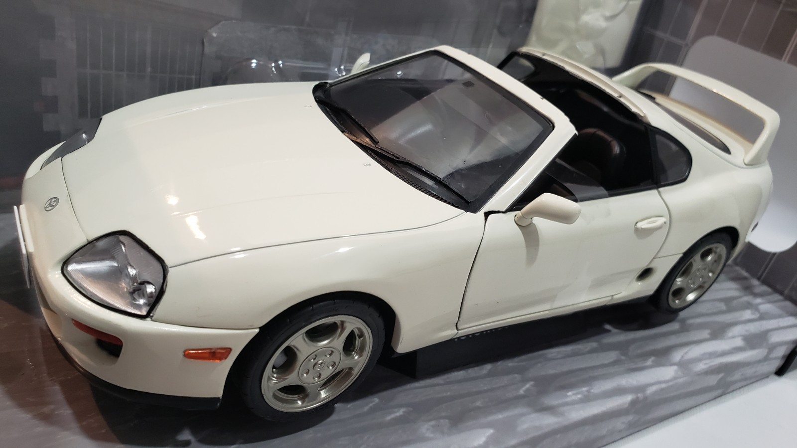 1/18 JDM Toyota Supra Targa MK4 1993 MKIV RH Drive Removable Top NEW S1807602