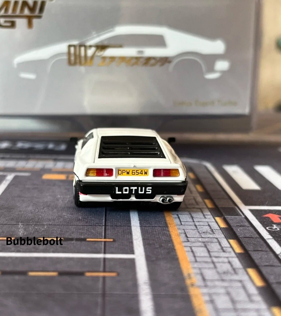 MINI GT 907 1/64 Lotus Esprit White 007 James Bond Movie Diecast Model Car