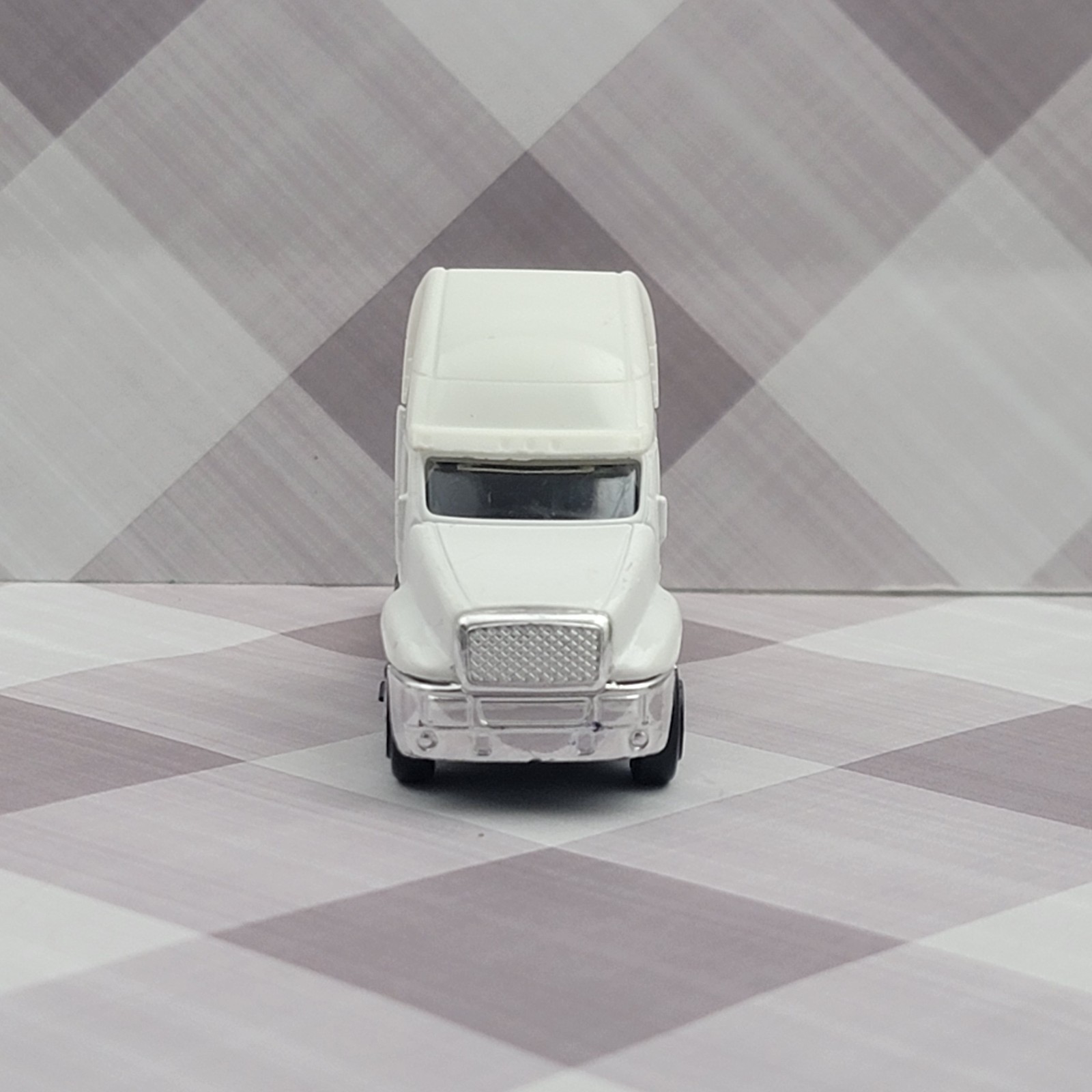 Boley Fleet White Kenworth Semi Truck Tractor Power Unit Bobtailing Sleeper Cab