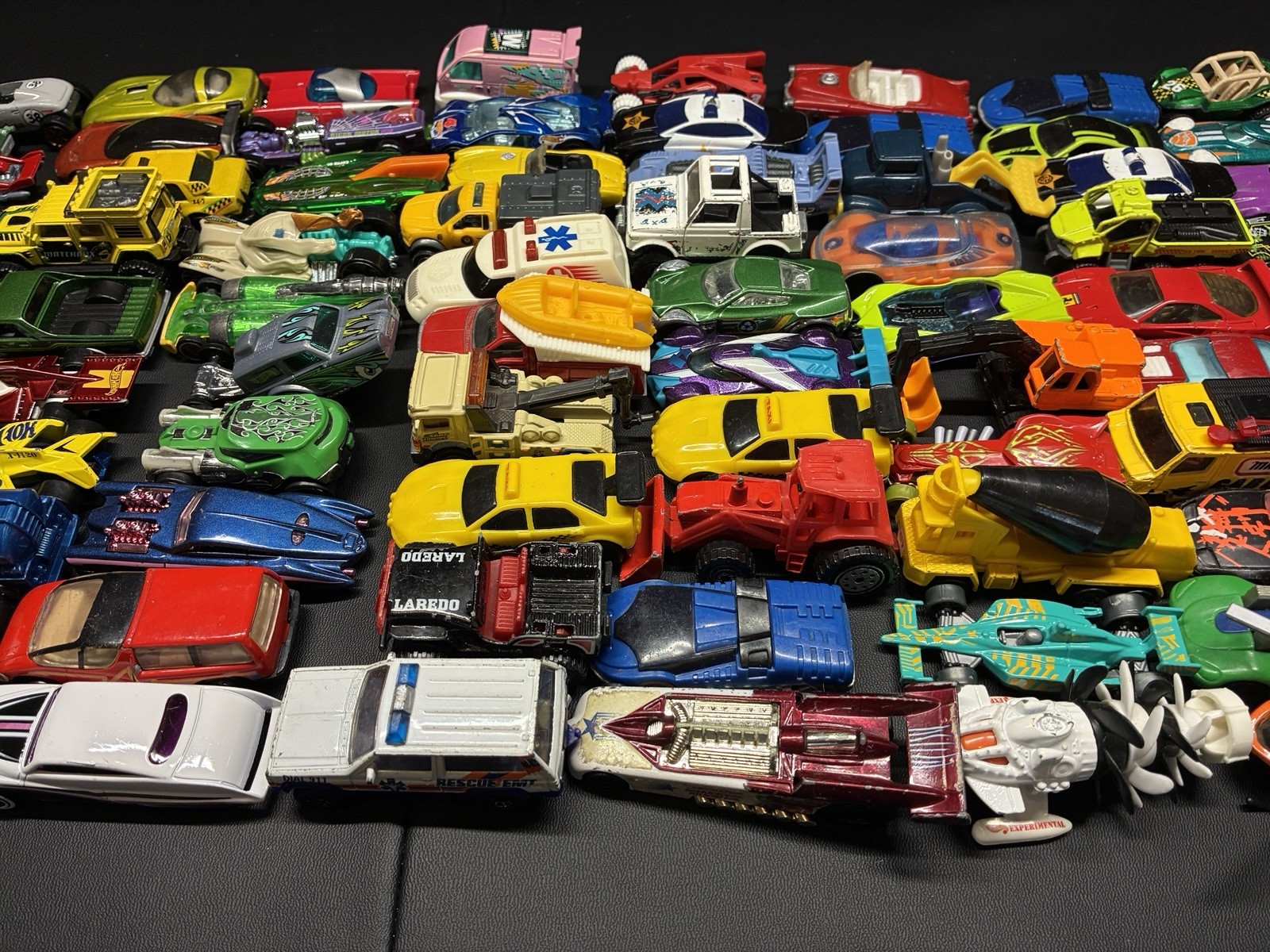 100 LOT DIECAST Metal Cars Trucks Vehicles Loose Hot Wheels Matchbox Bulk Varied