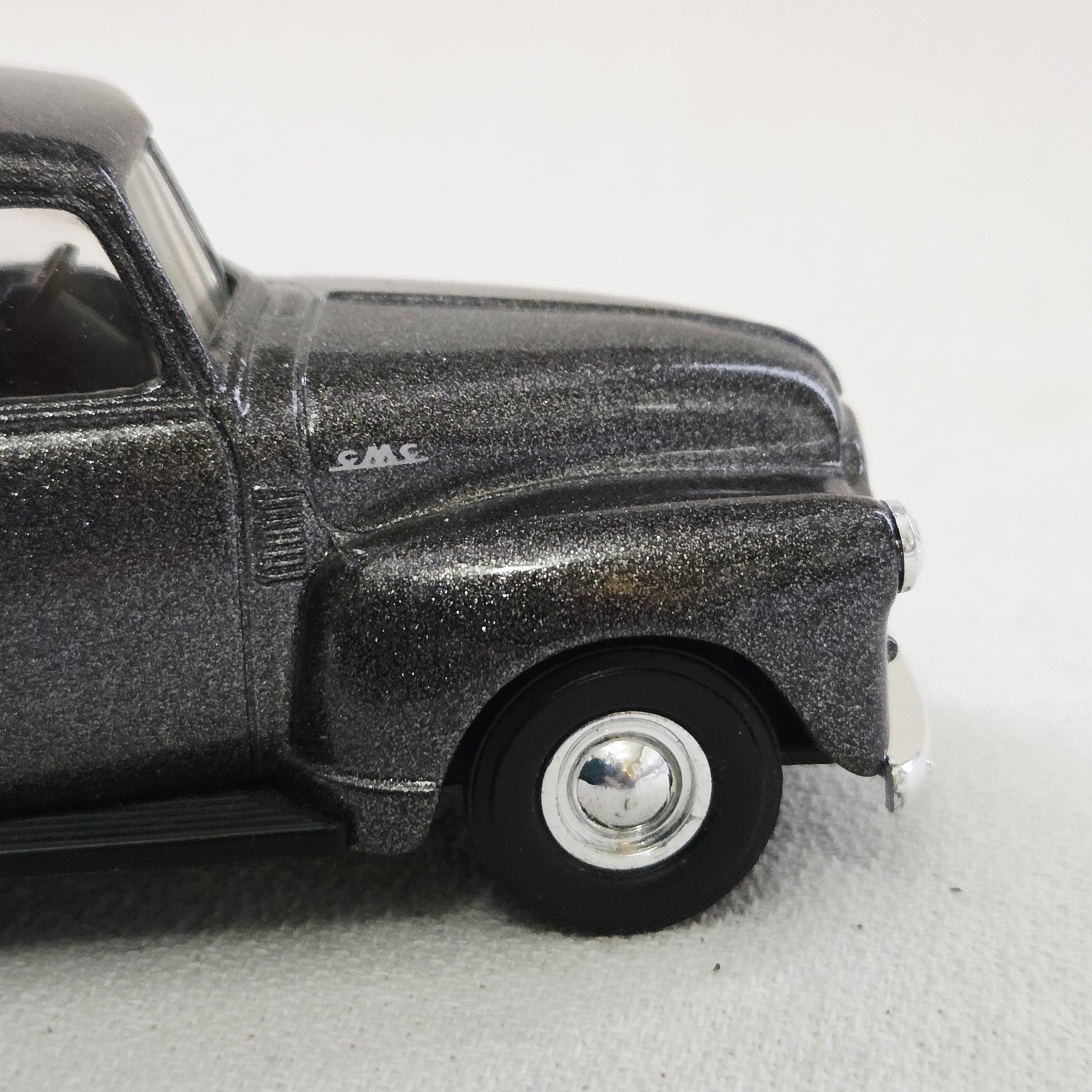 ERTL 1951 GMC Panel Truck “Silver Bird Transit” 1:43