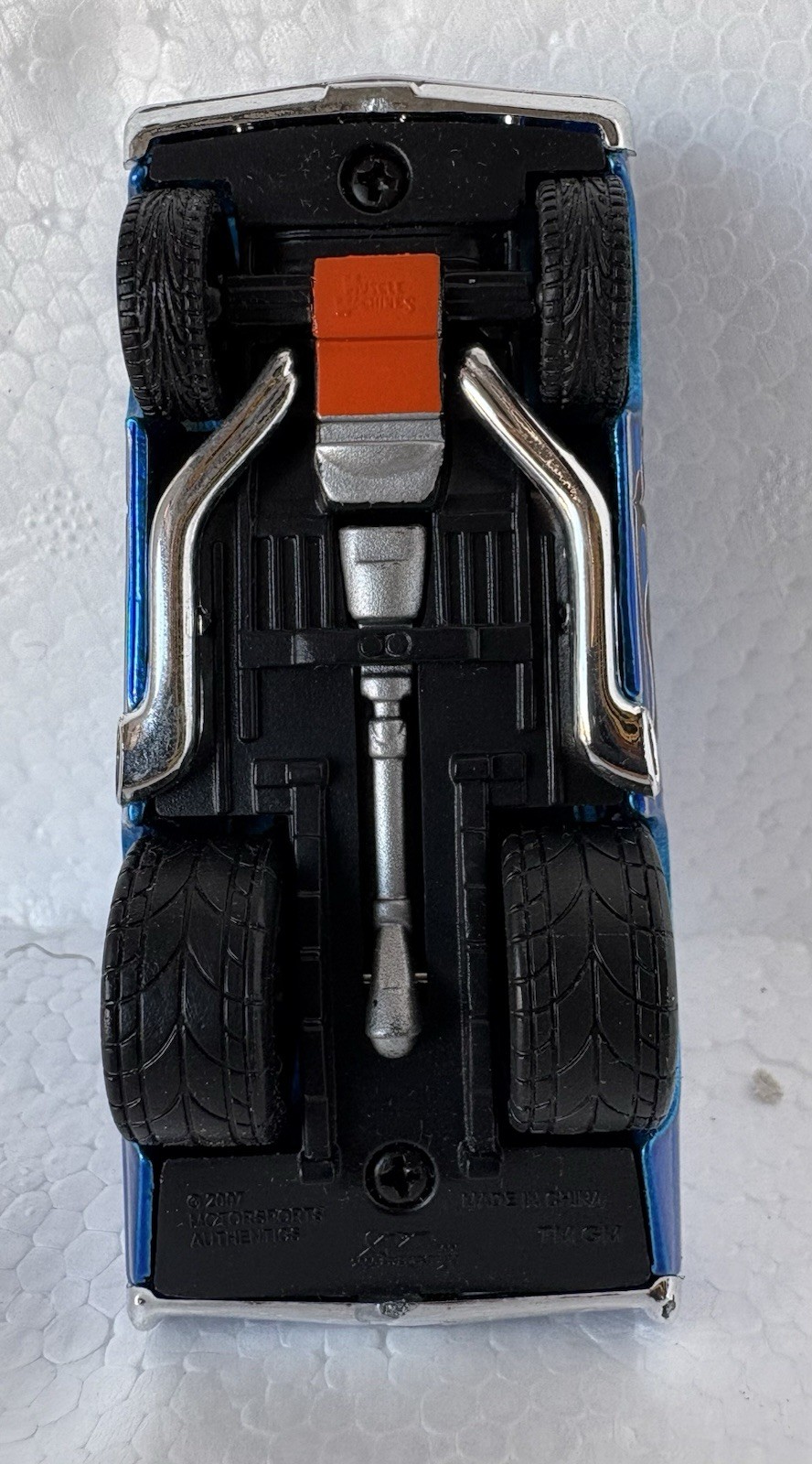 Muscle Machines 1965 Pontiac GTO Blue w/ Flames Chrome Blower 1/64 Diecast Car