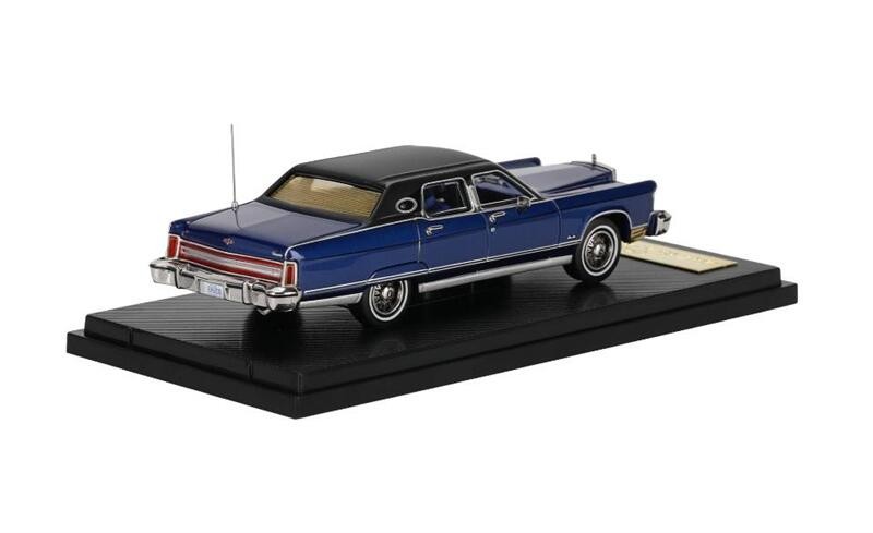 Turning Crush x SunStar 1:64 1979 Lincoln Continental Town Car Diecast Model Car
