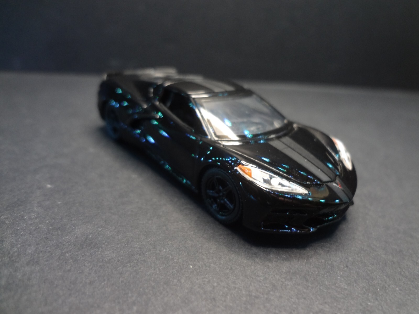 Greenlight 2020 Chevrolet Corvette C8 Stingray w/ removable top 1:64