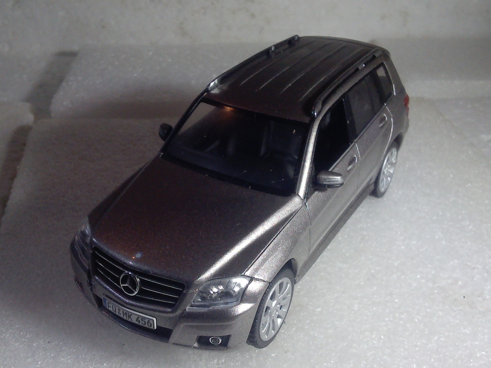 SCHUCO 1/43 Scale 2013-2015 MERCEDES BENZ GLK KLASSE SPORT UTILITY
