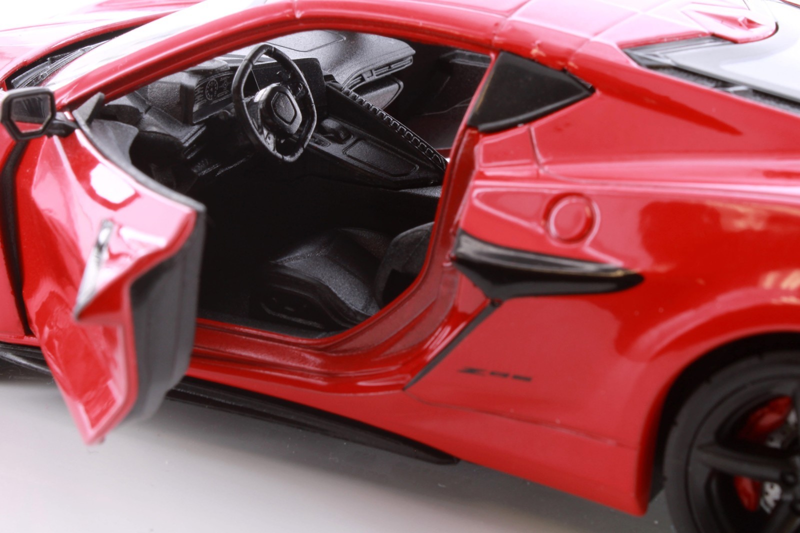BOX OF 4 2023 CHEVY CORVETTE Z06 HARDTOP ASSTD 1/24 DIECAST CAR WELLY 24120/4D