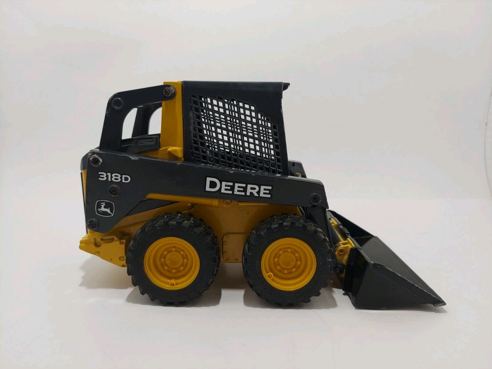 John Deere 318d Skid Steer Loader Diecast Toy Ertl 1/16