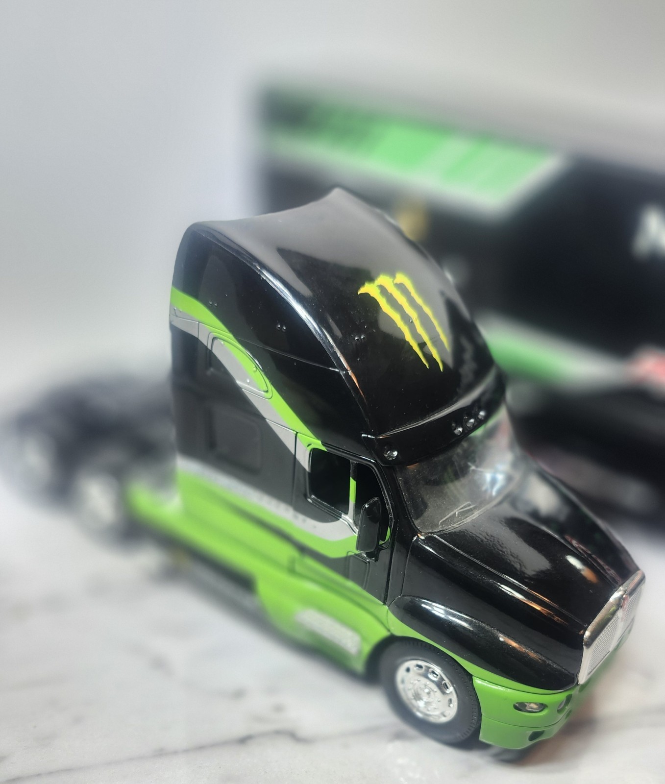 Thor Kawasaki Monster Energy Diecast 1:32 Tractor Trailer