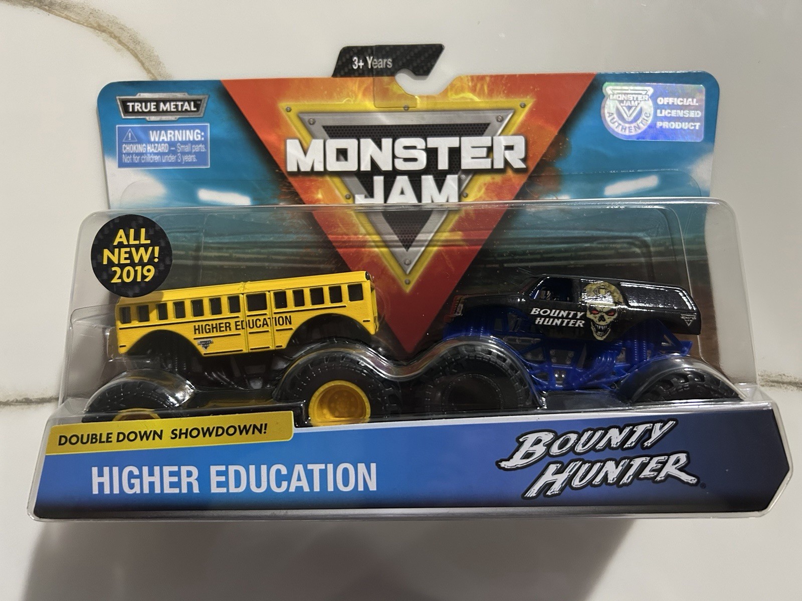 New 2019 Spin Master Monster Jam 2-Pack Higher Education & Bounty Hunter 1/64