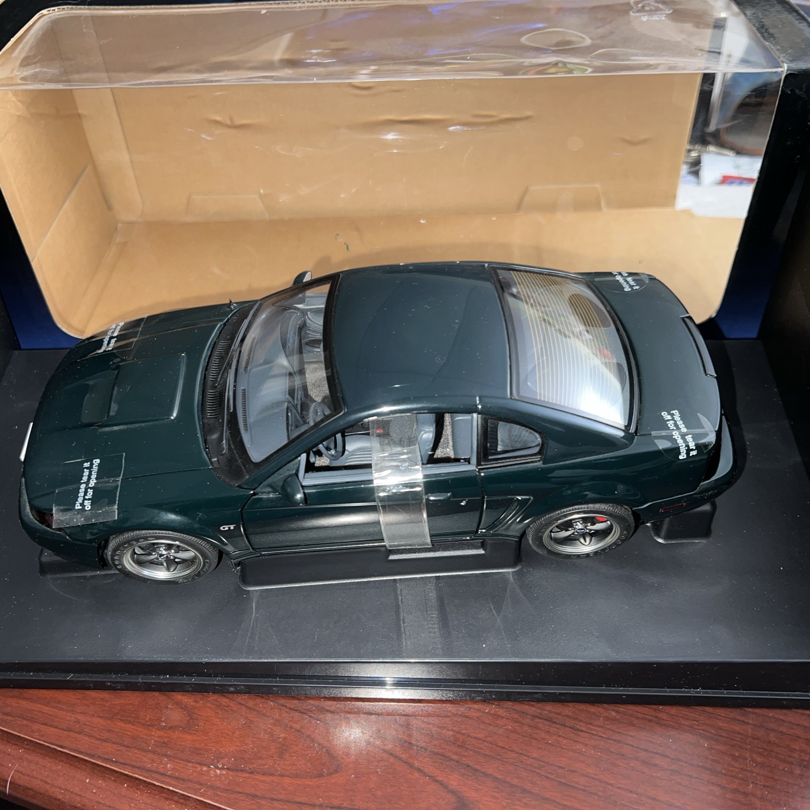 1/18 SCALE AUTOART FORD MUSTANG GT BULLIT 2001 HIGHLAND GREEN 72851