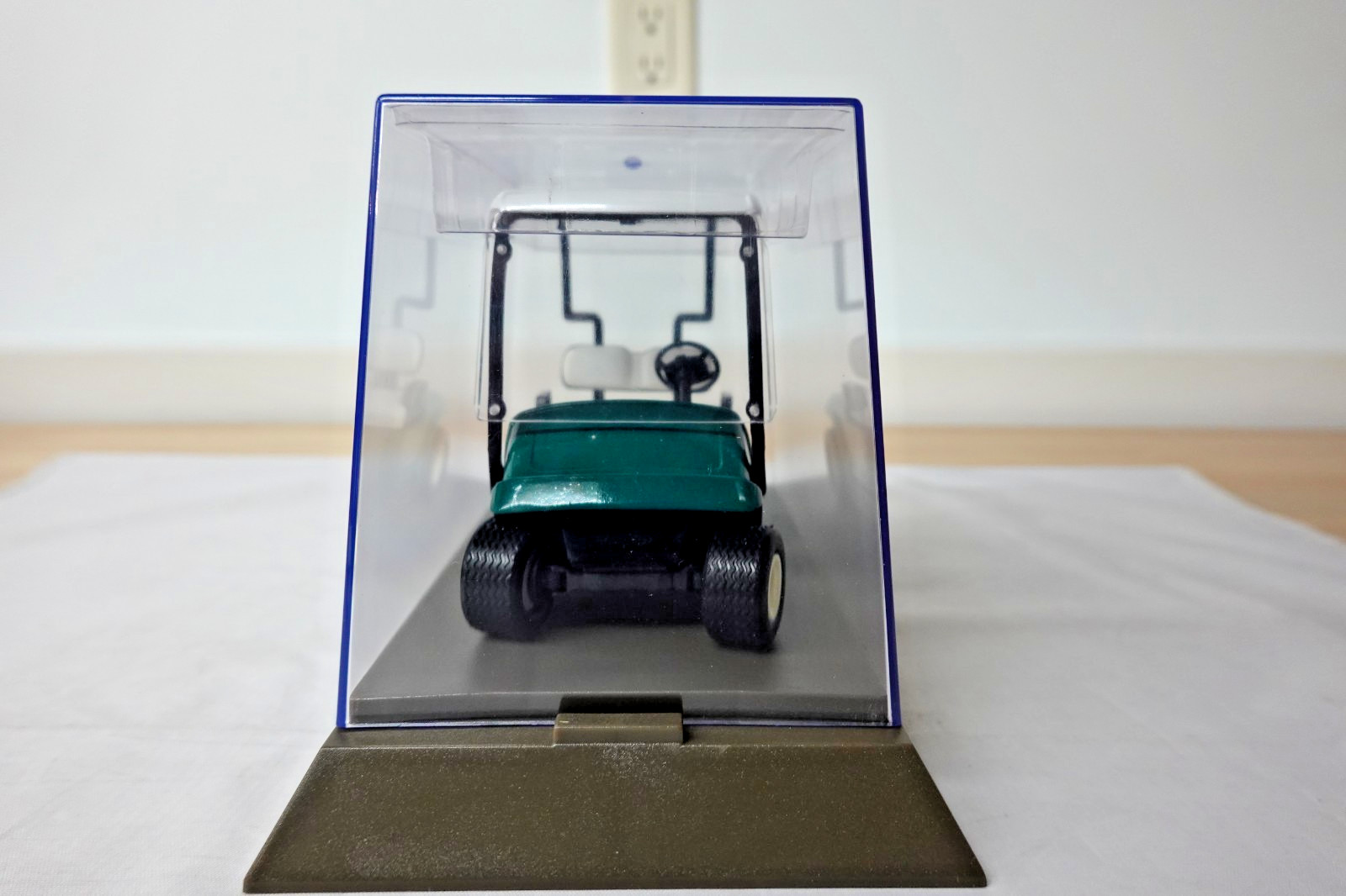 GMP 6101 Golf Cart Bank 1:16 Scale