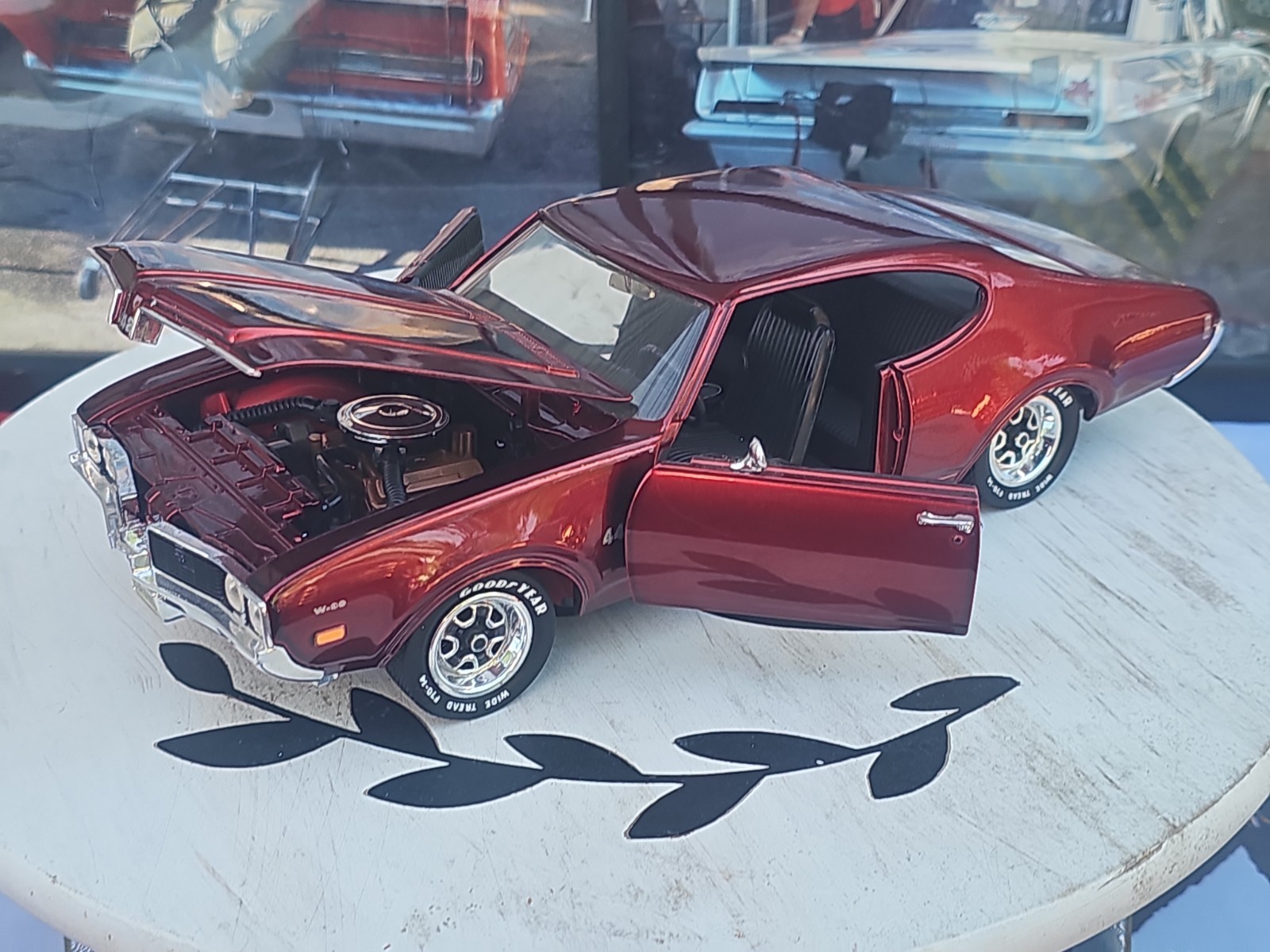 ERTL American Muscle 2 GRAND Series Diecast 1969 Olds 442 W-30 Red W/ Black 1/18