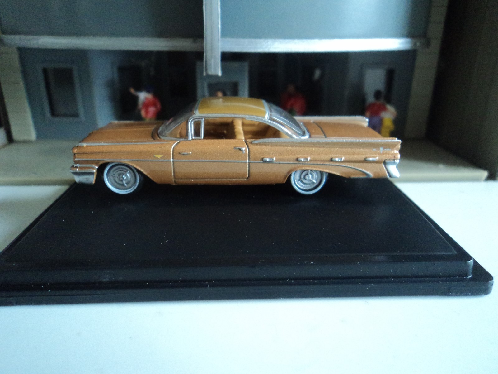 Oxford 1959 PONTIAC BONNEVILLE Canyon Copper 1/87 HO diecast car GM
