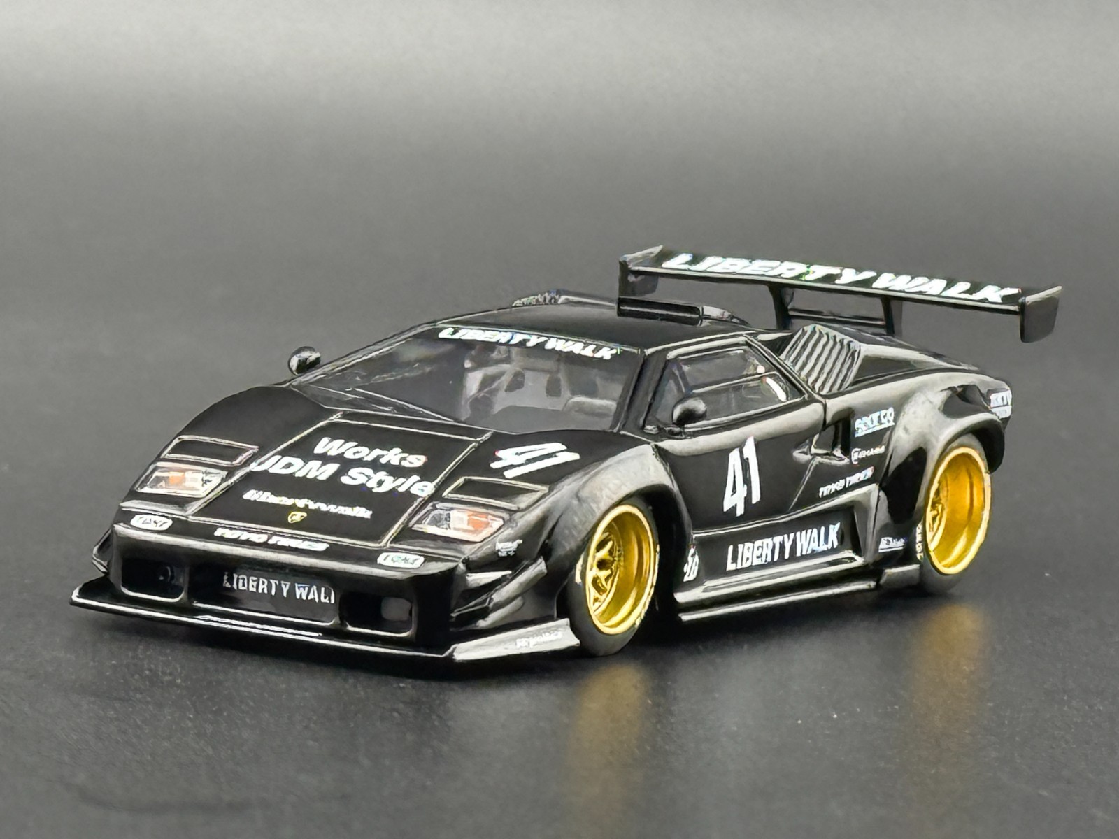 Mini GT Lamborghini Countach LB-WORKS Black #1081 1/64