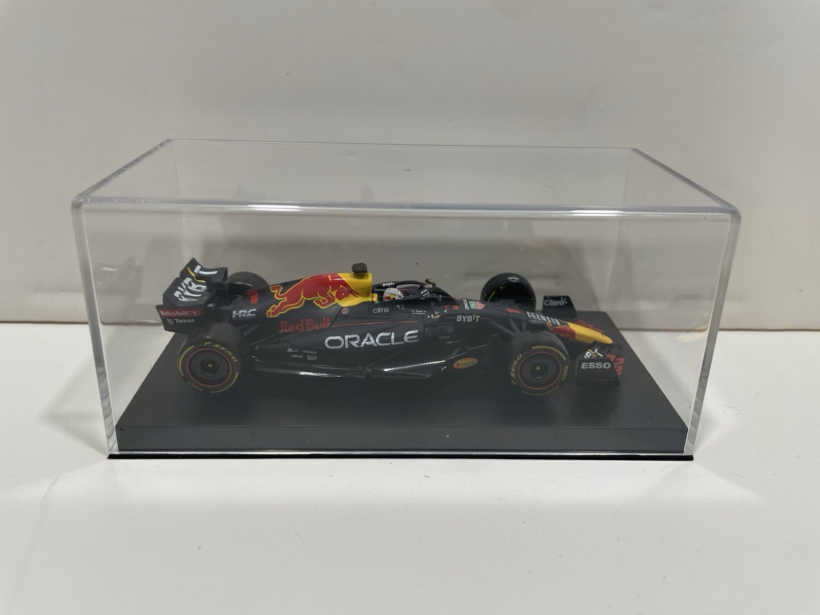 Red Bull RB18 #1 Max Verstappen Formula 1 F1 (2022) 1/43 BY Bburago Diecast C