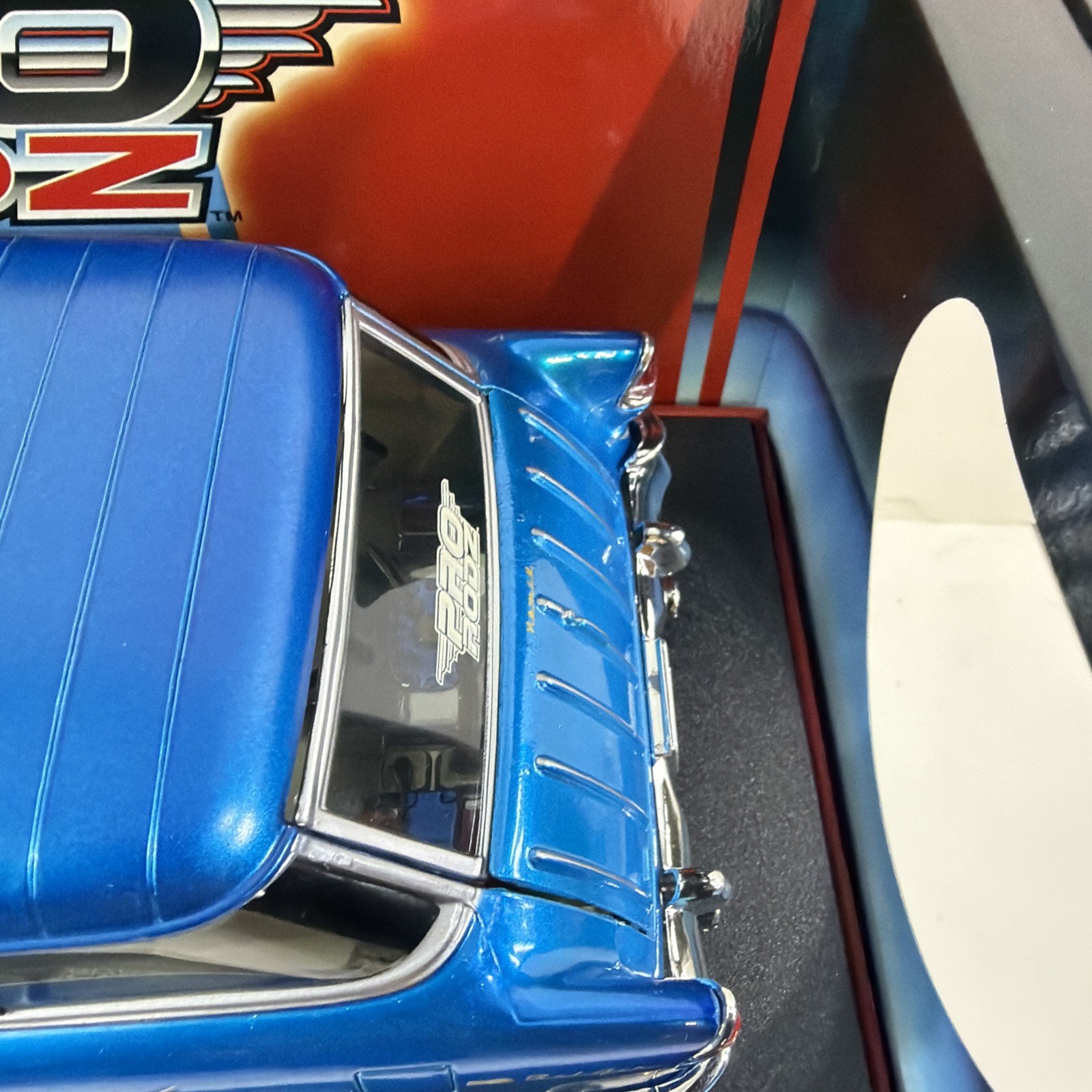 1/18 Scale Maisto Pro Rodz 1955 Chevrolet Nomad Blue With Blue Roof And Flames.