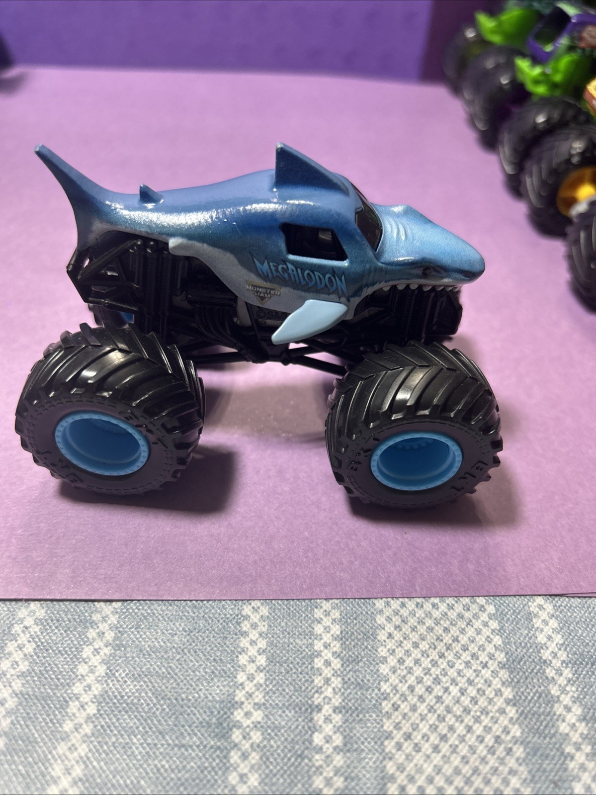 Lot Of 10 Toys Car! 4Hot wheels Truck/1 Kinsfin/1 Speed Zone /4 Spin Master Pics