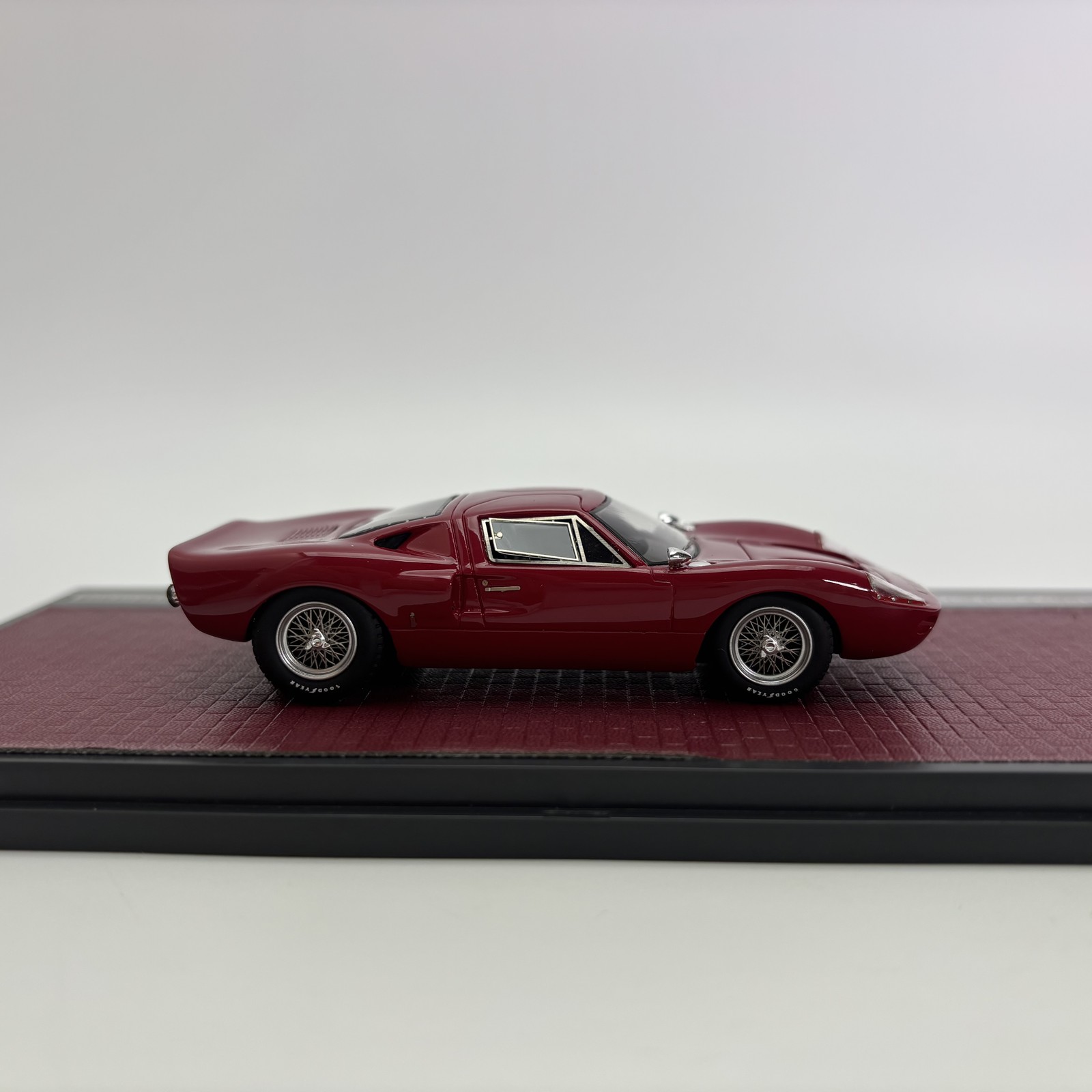 Matrix 1/43 1967 Ford GT40 MkIII Red Resin Car Model