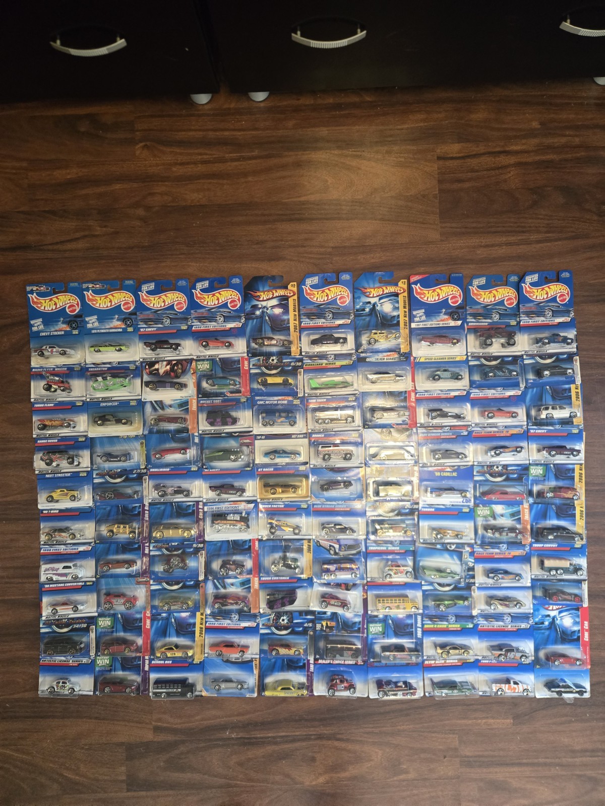 Lot Of 100 vintage & new Hotwheels In Box. variety. unopened. Some rare cars.