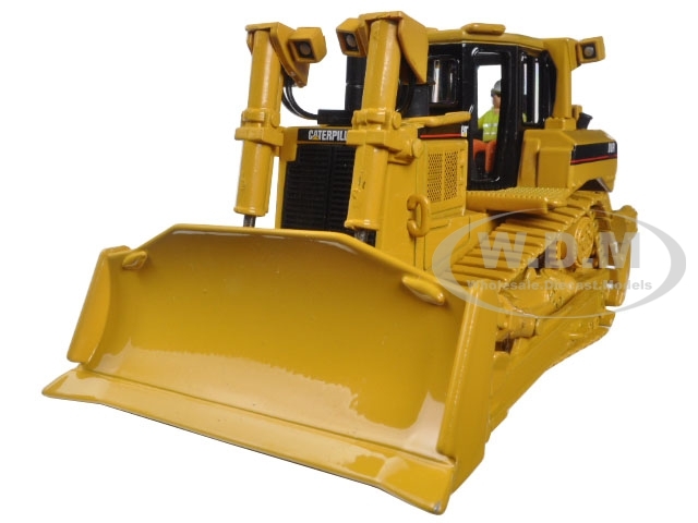 CAT CATERPILLAR D8R SERIES II TRACK TYPE W/OPERATOR 1/50 DIECAST MASTERS 85099 C