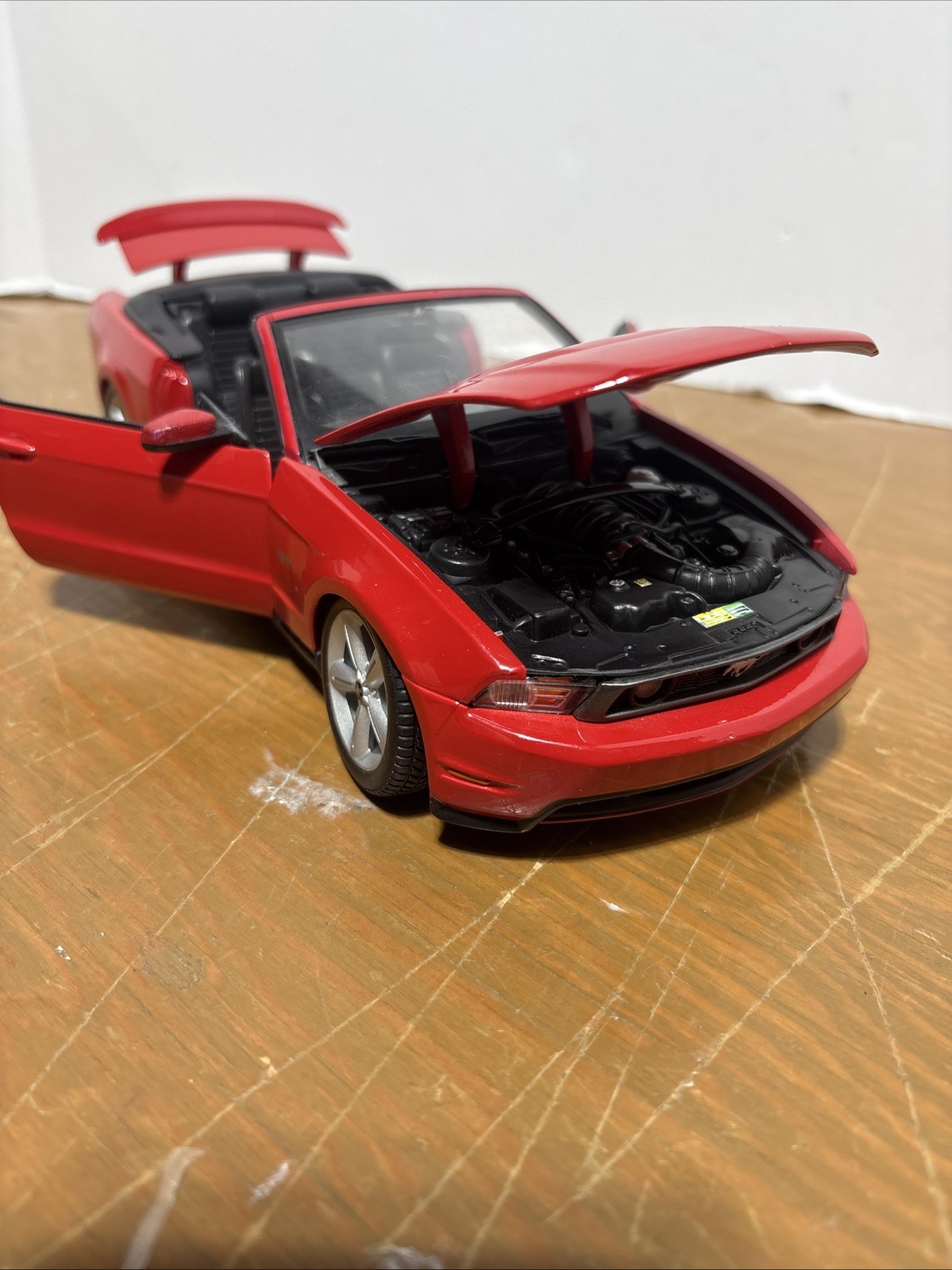 Maisto 2010 Ford Mustang GT Convertible Red 1:18 Scale Die-Cast , No Box