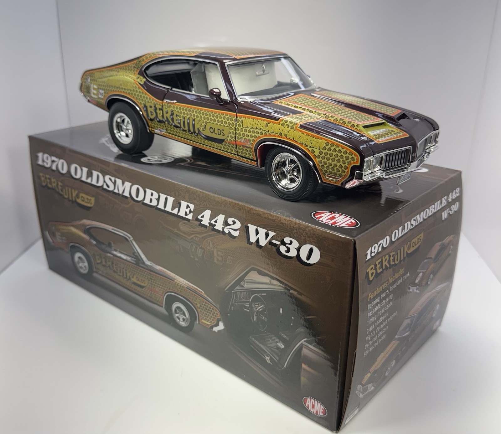 ACME 1/18 Scale 1970 Oldsmobile 442-W30 “BEREJIK” VERY RARE & DETAILED