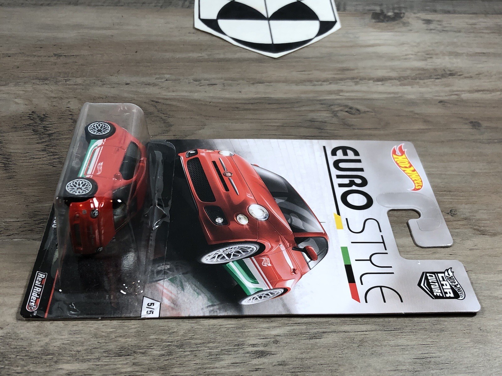 Packaging Hot Wheels Car Culture Euro Style Fiat 500 comes w/ Protech Case