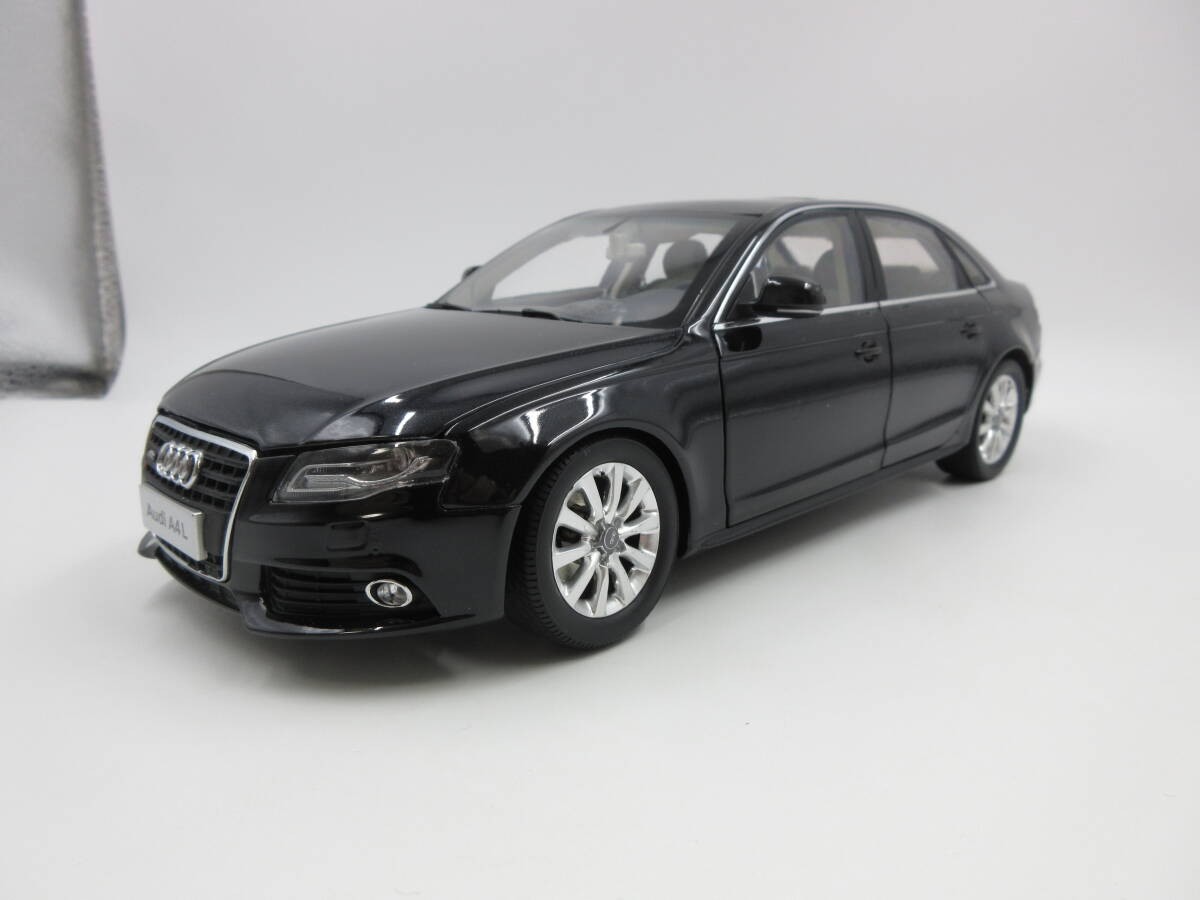 1/18 Audi 4th generation A4 Sedan B8 Dealer special mini car Black