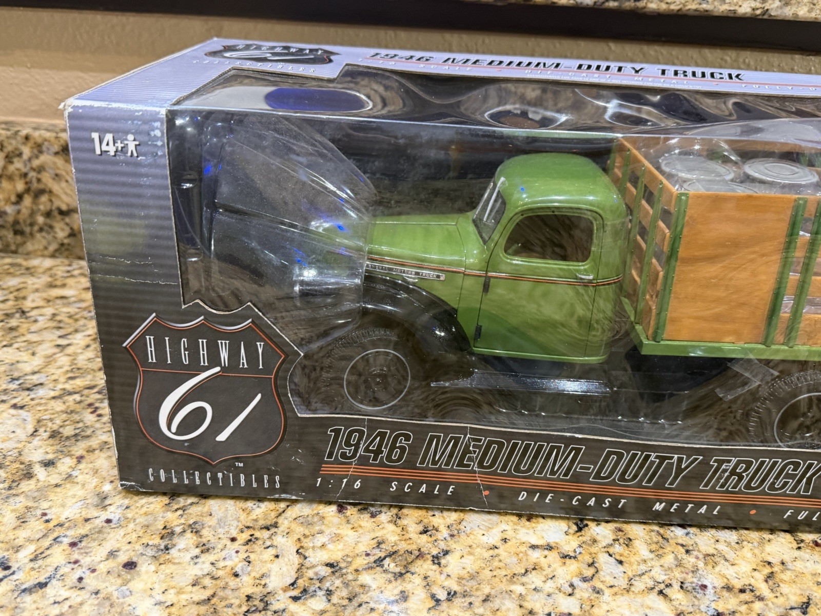Highway 61-1946 GMC Chevrolet Medium-Duty Diecast Truck 1/16 Scale w/3Barrels