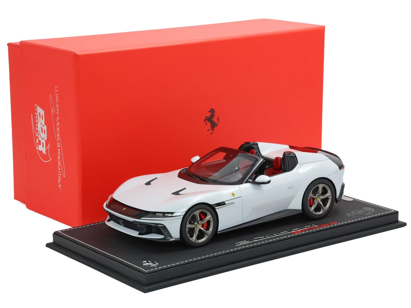 FERRARI 12CILINDRI SPIDER ARTIC WHITE & DISPLAY CASE 1/18 CAR BY BBR P18251 B