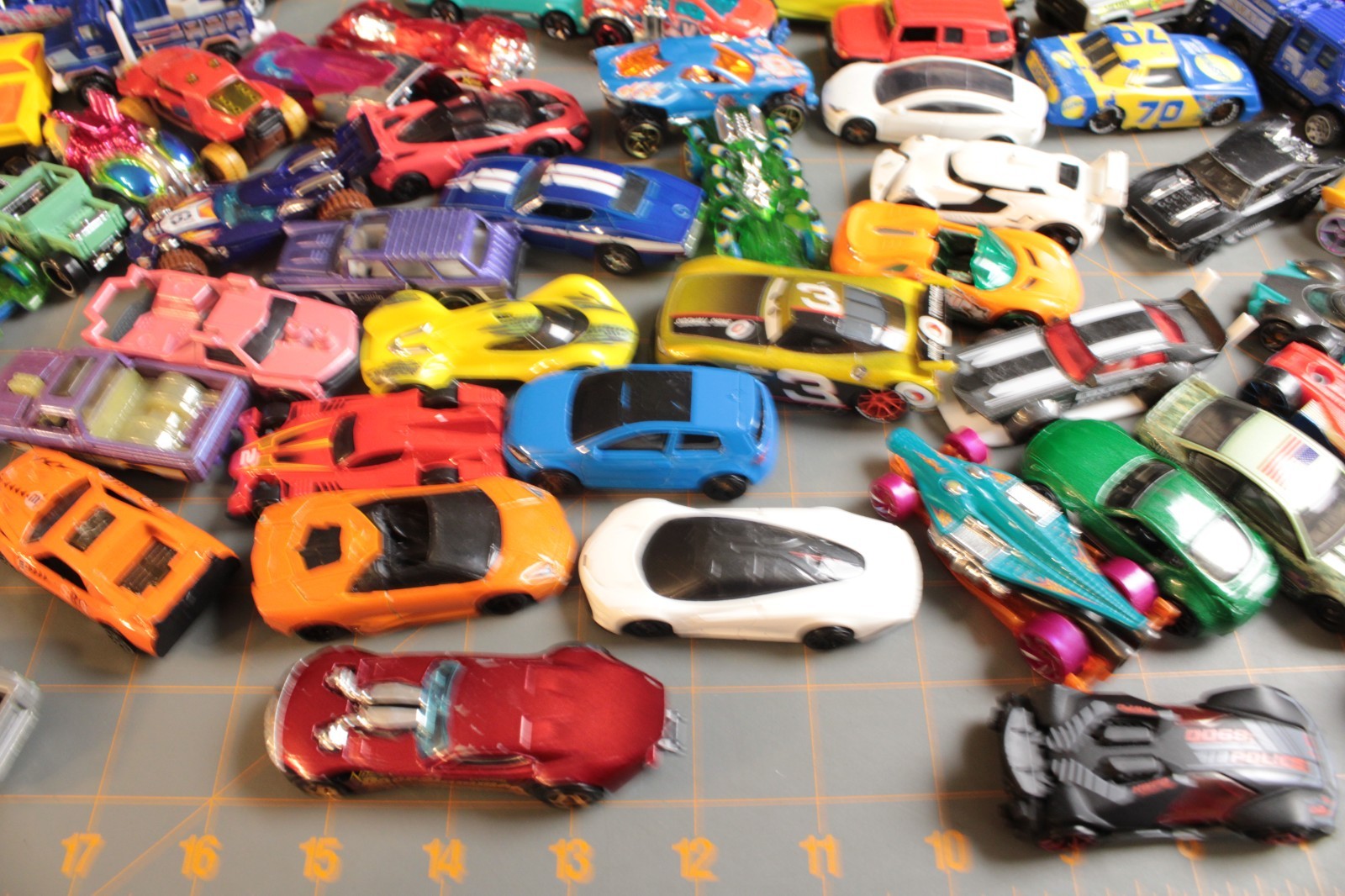 Diecast Cars Hot Wheels Matchbox Maisto 1:64 Mixed Brands As Is Lot of 60+