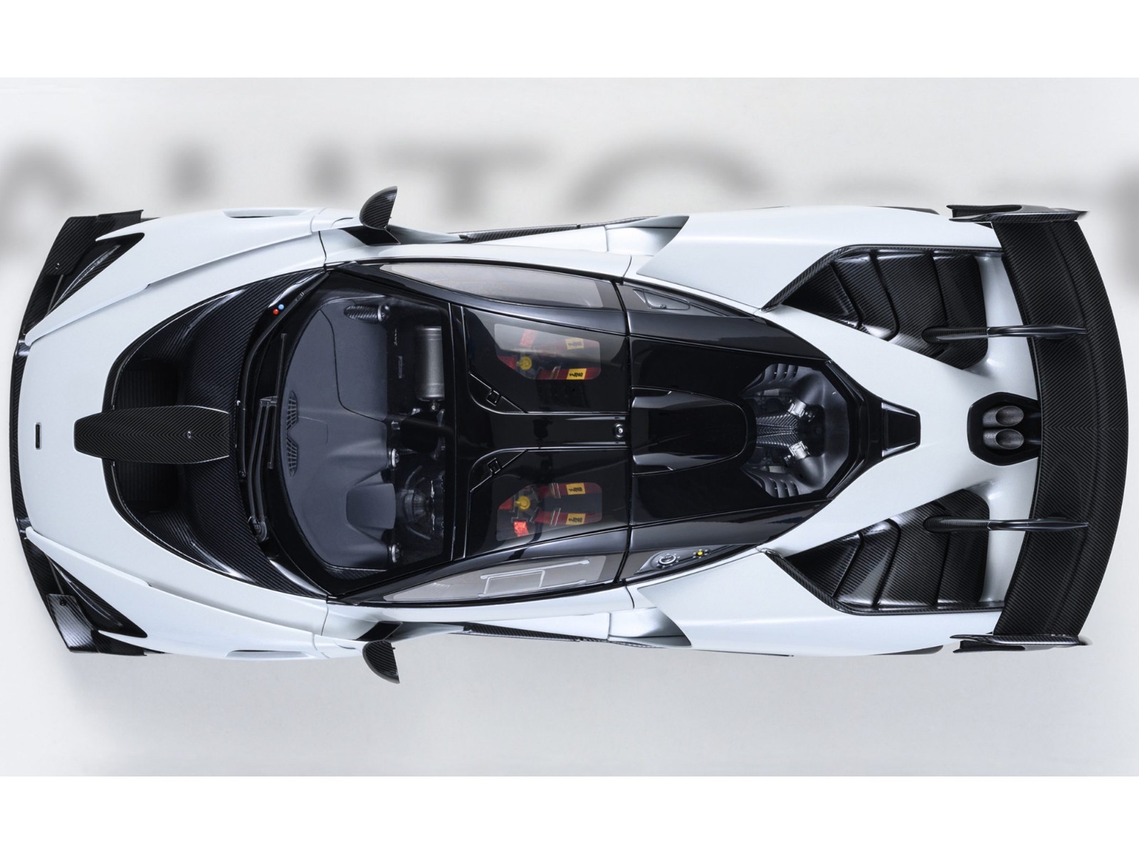 MCLAREN SENNA GTR SILICA WHITE 1/18 MODEL CAR BY AUTOART 81953