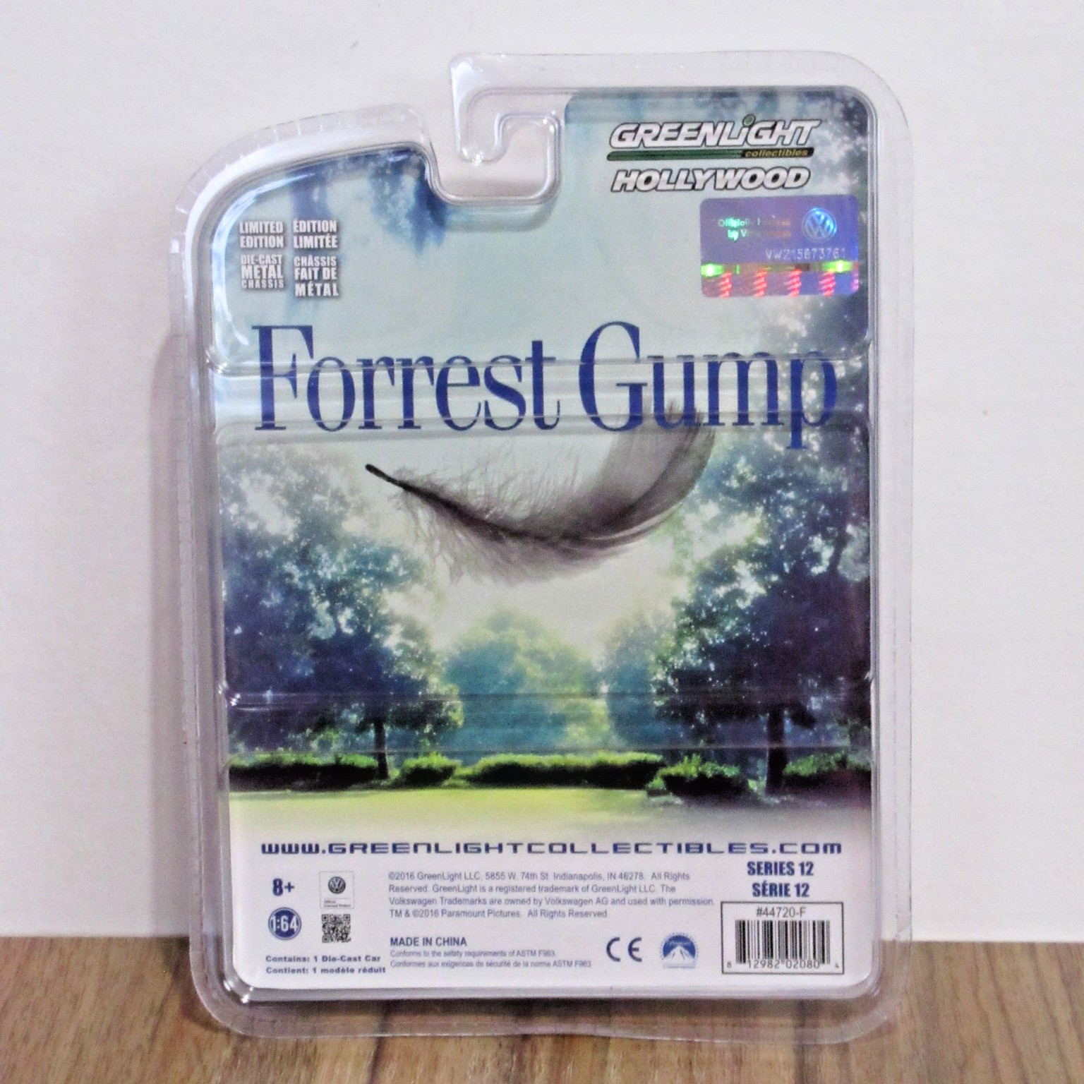 GREENLIGHT 1/64 HOLLYWOOD VOLKSWAGEN CLASSIC BEETLE FORREST GUMP SERIES 12