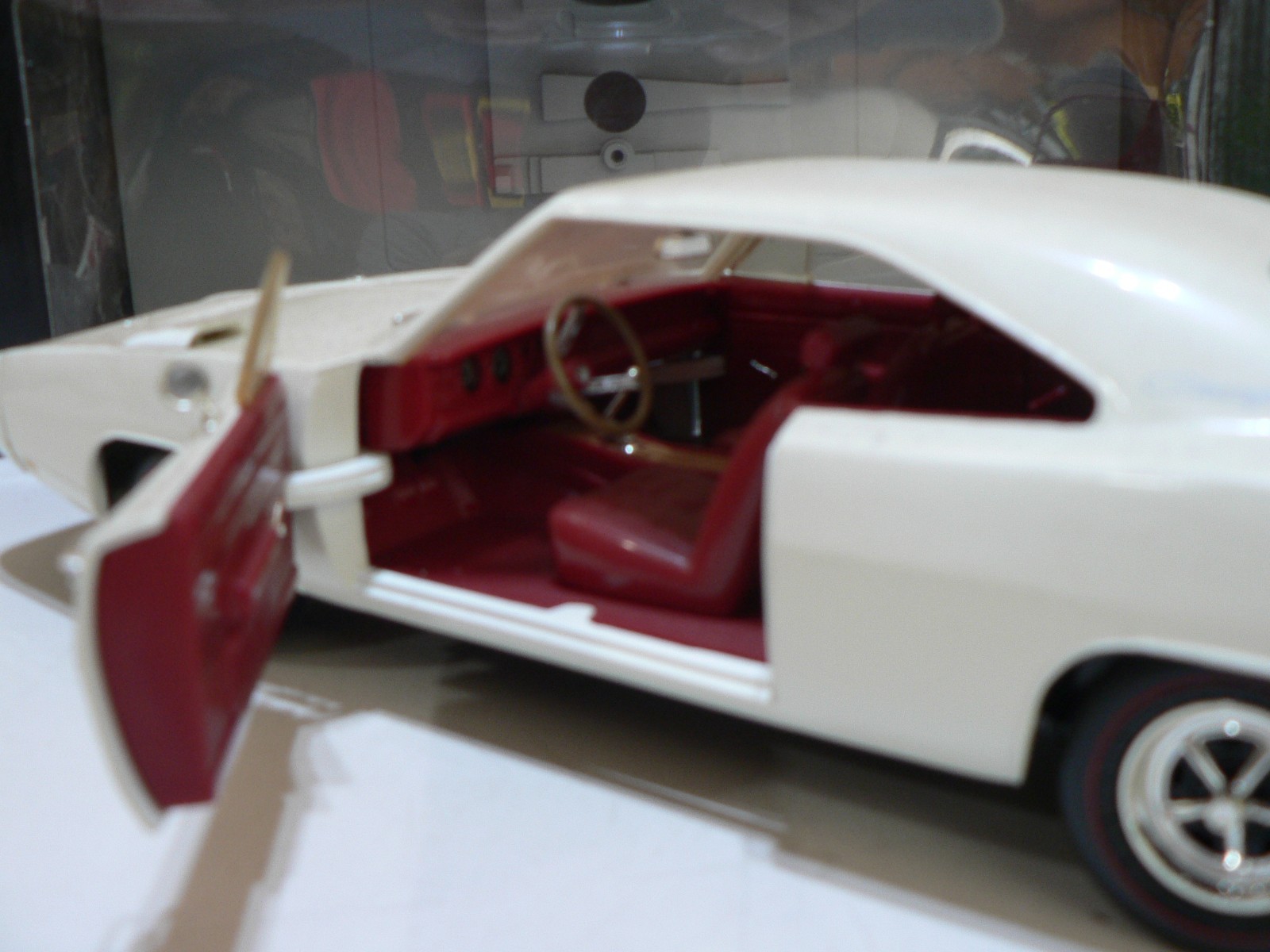 Vintage Ertl American Muscle 1969 White Dodge Charger Hemi Daytona Die Cast