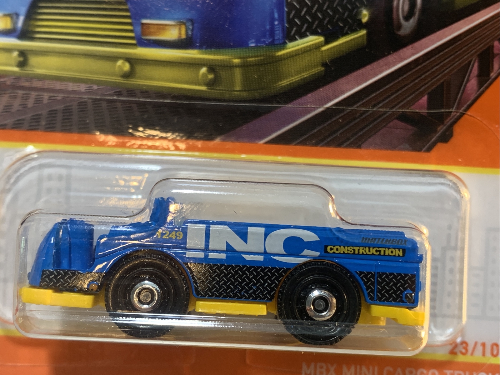2022 Matchbox MBX Mini Cargo Truck™ INC Construction 23/100 Blue and Yellow