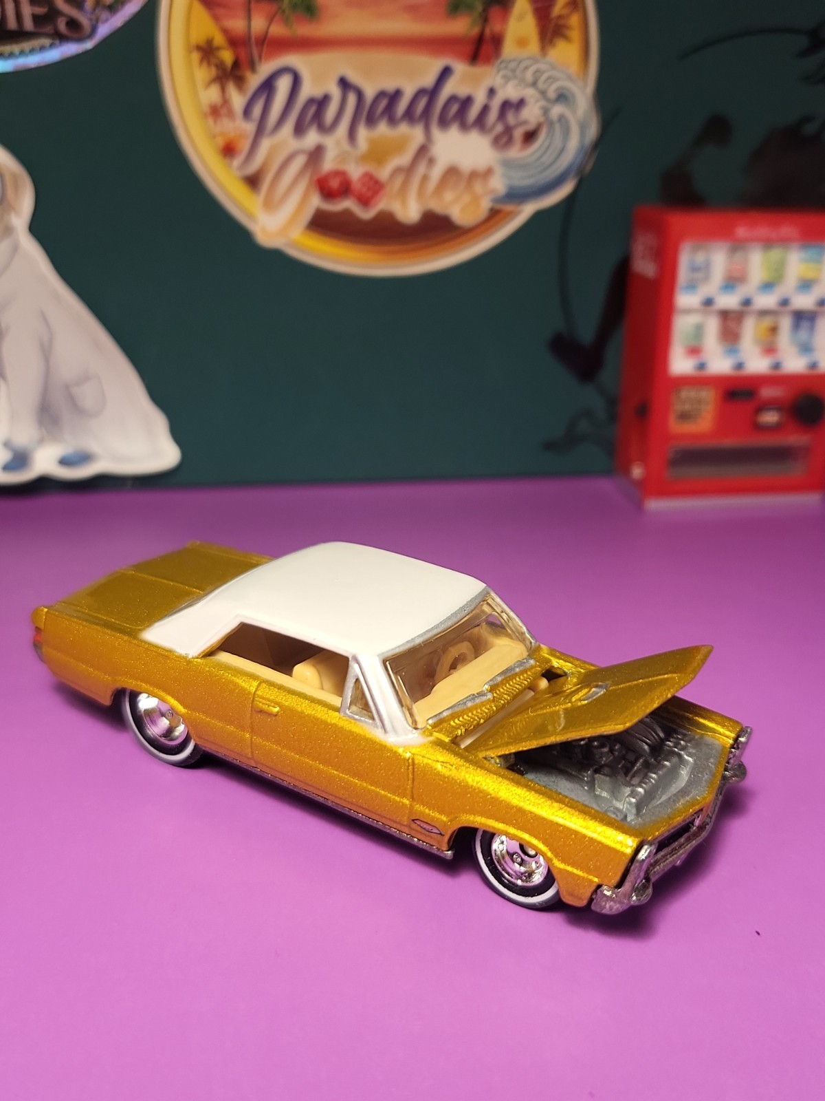 Hot Wheels loose Pontiac ’65 GTO Gold Ultra Hots