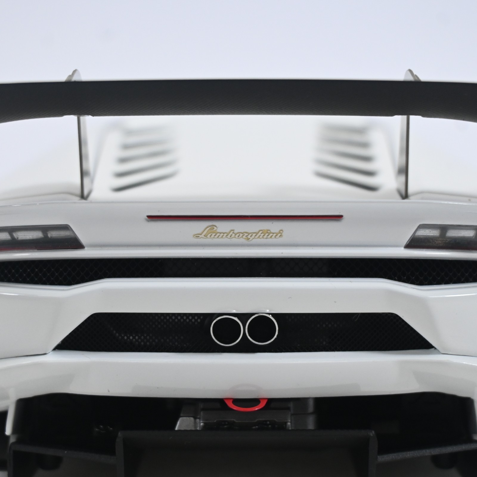 AUTOart 1/18 Lamborghini Huracan LP620-2 Super Trofeo White Diecast Model Car