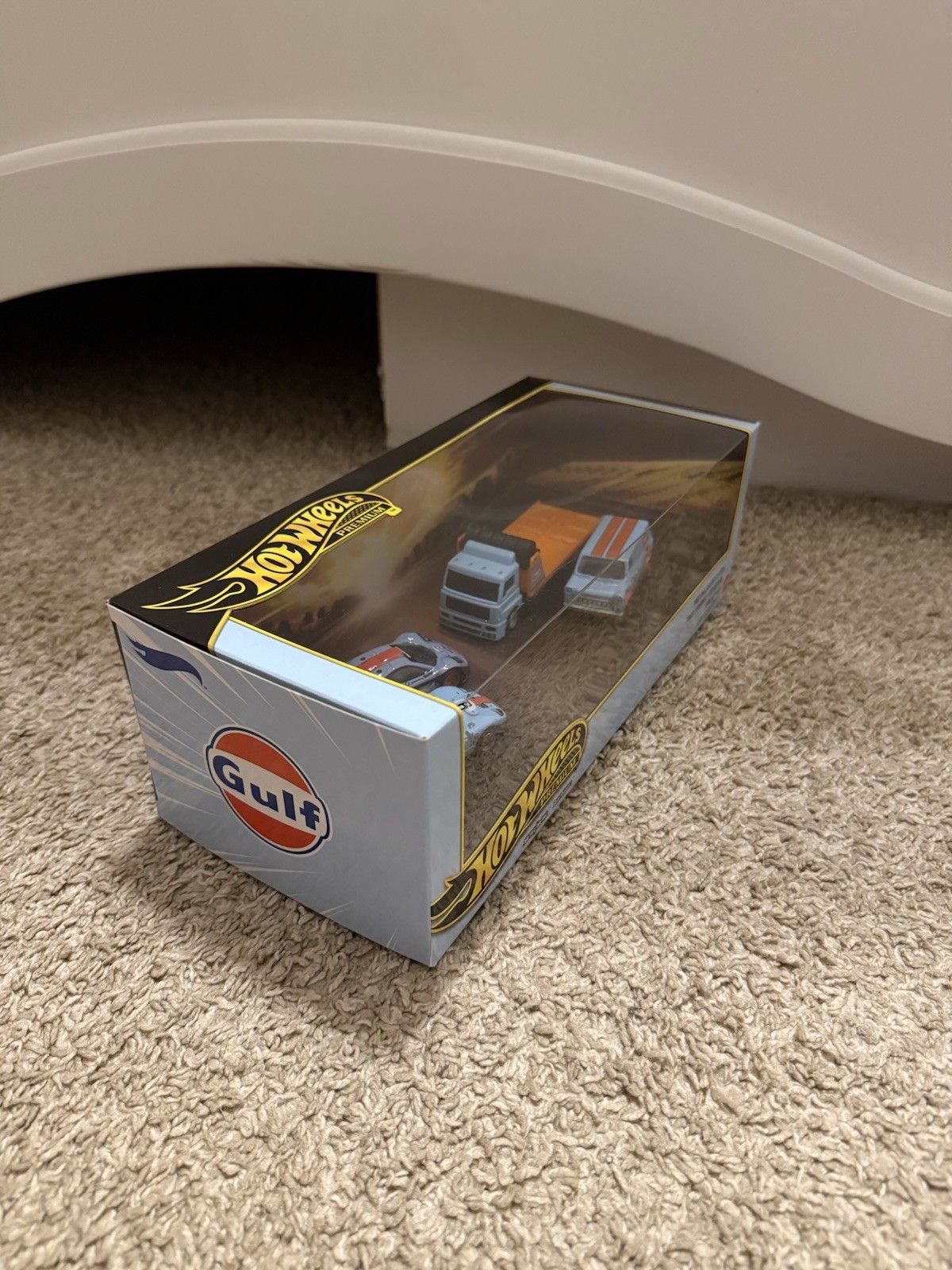 Hot Wheels Premium Collector Diorama Gulf Set McLAREN F1, Supervan, Ford GT-40