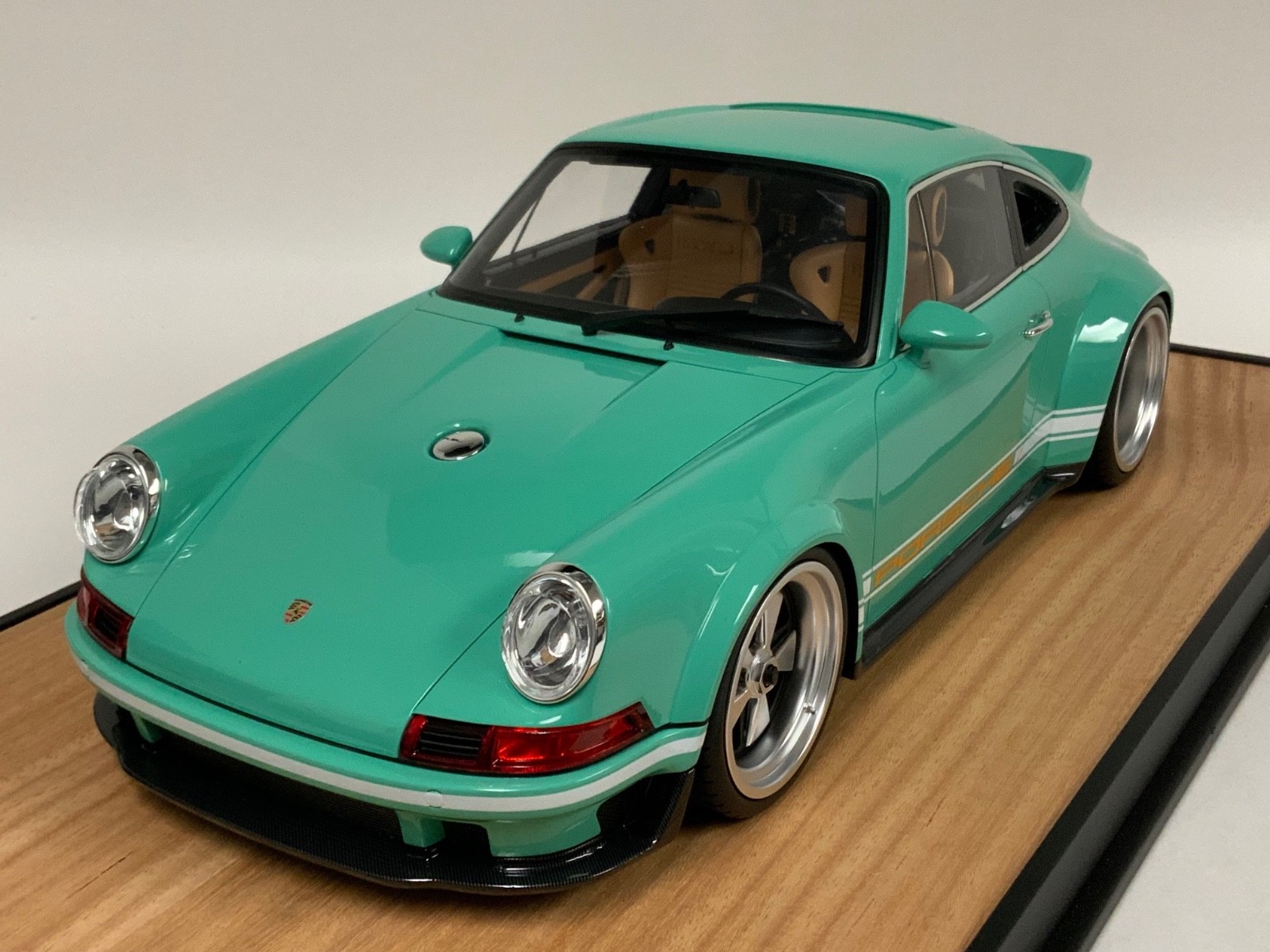 1/12 scale IVY model of the Porsche 911 Singer DLS Teffany Blue Wood Base 40 pcs