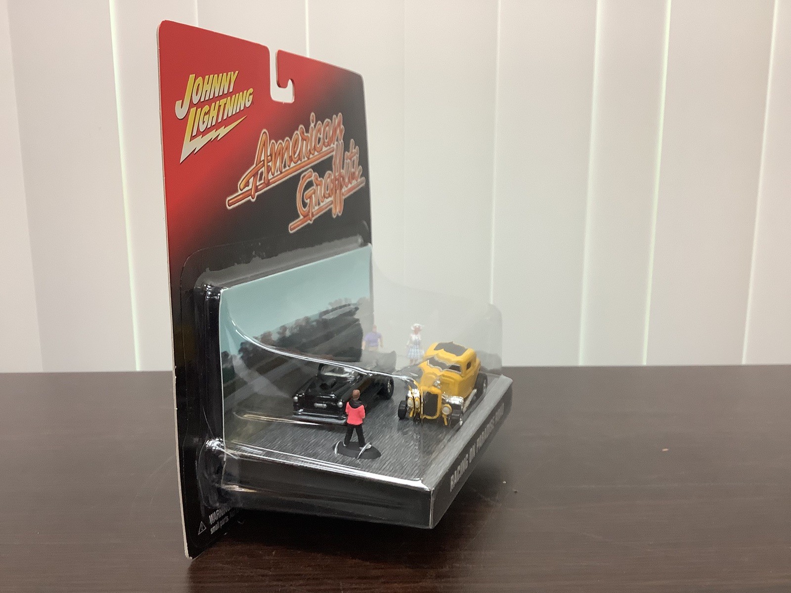 Johnny Lightning American Graffiti “Racing on Paradise Road” diorama set NIP