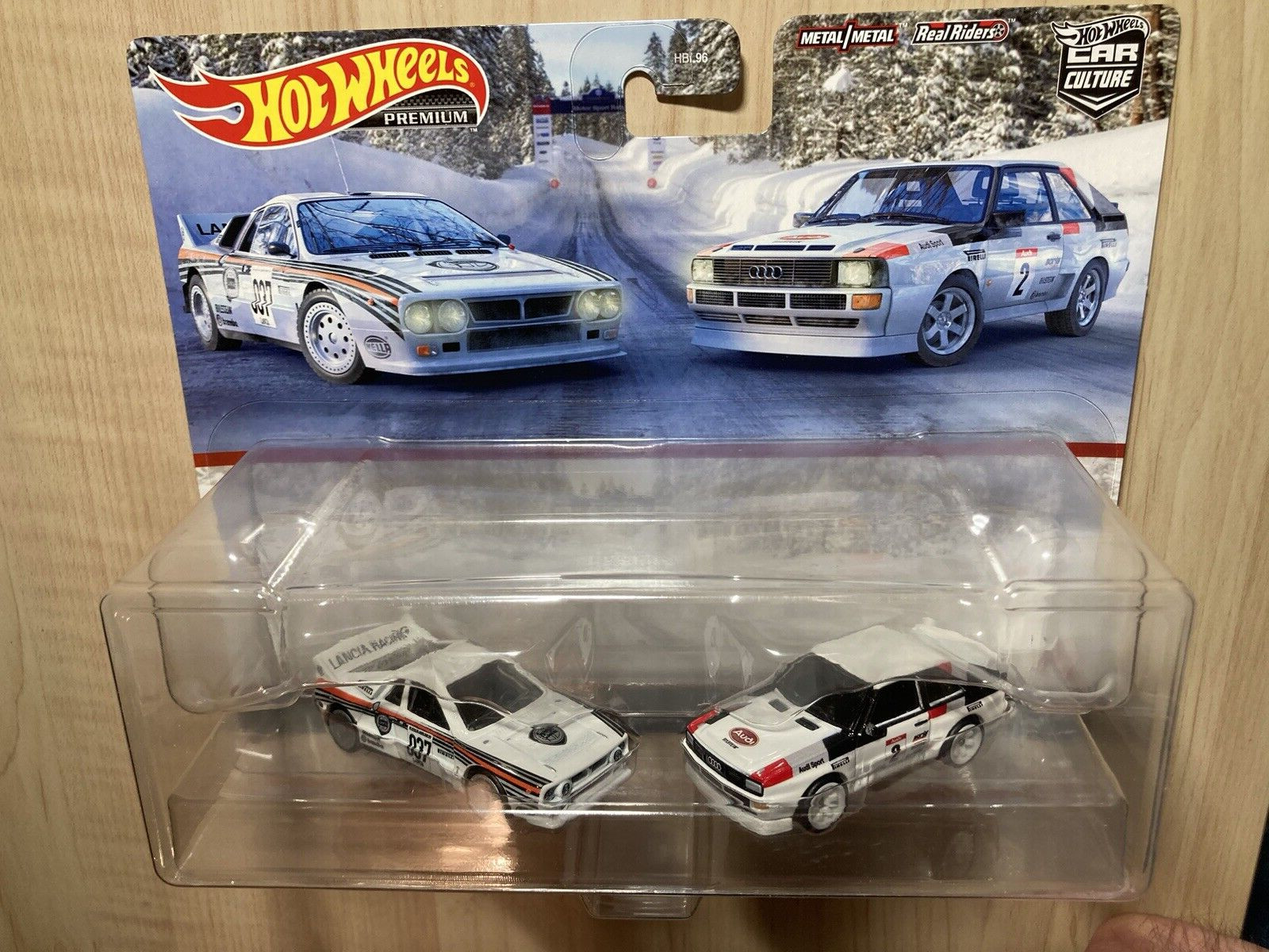 Hot wheels ’84 Audi Sport Quattro and Lancia Rally 037 2 car pack on Real Riders