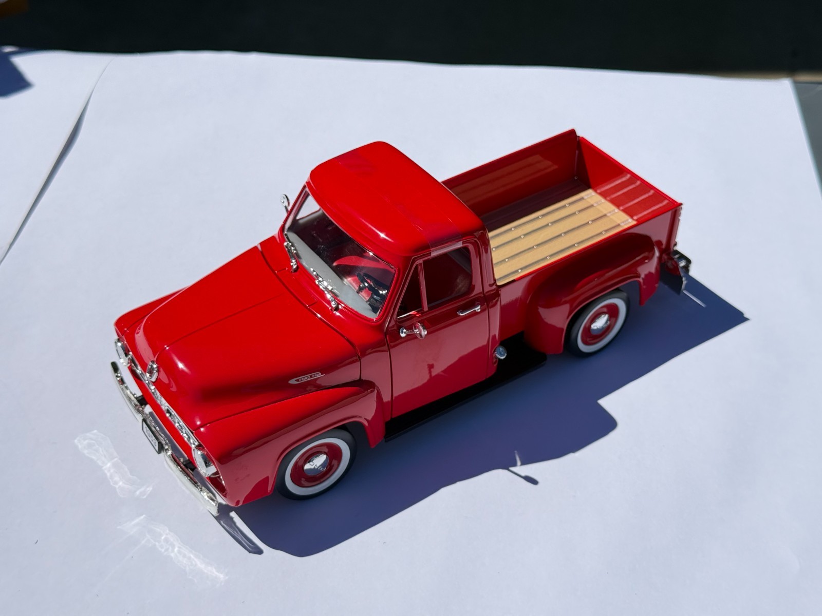 Lucky Diecast/Road Signature – 1:18 Scale – 1953 Ford F100 Pickup – 92148R