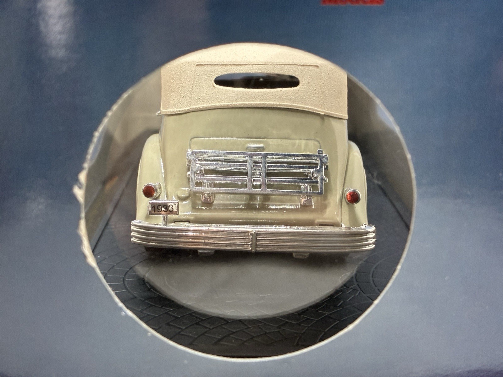 SIGNATURE MODELS 1933 Cadillac FLEETWOOD Die Cast NEW in Original BOX