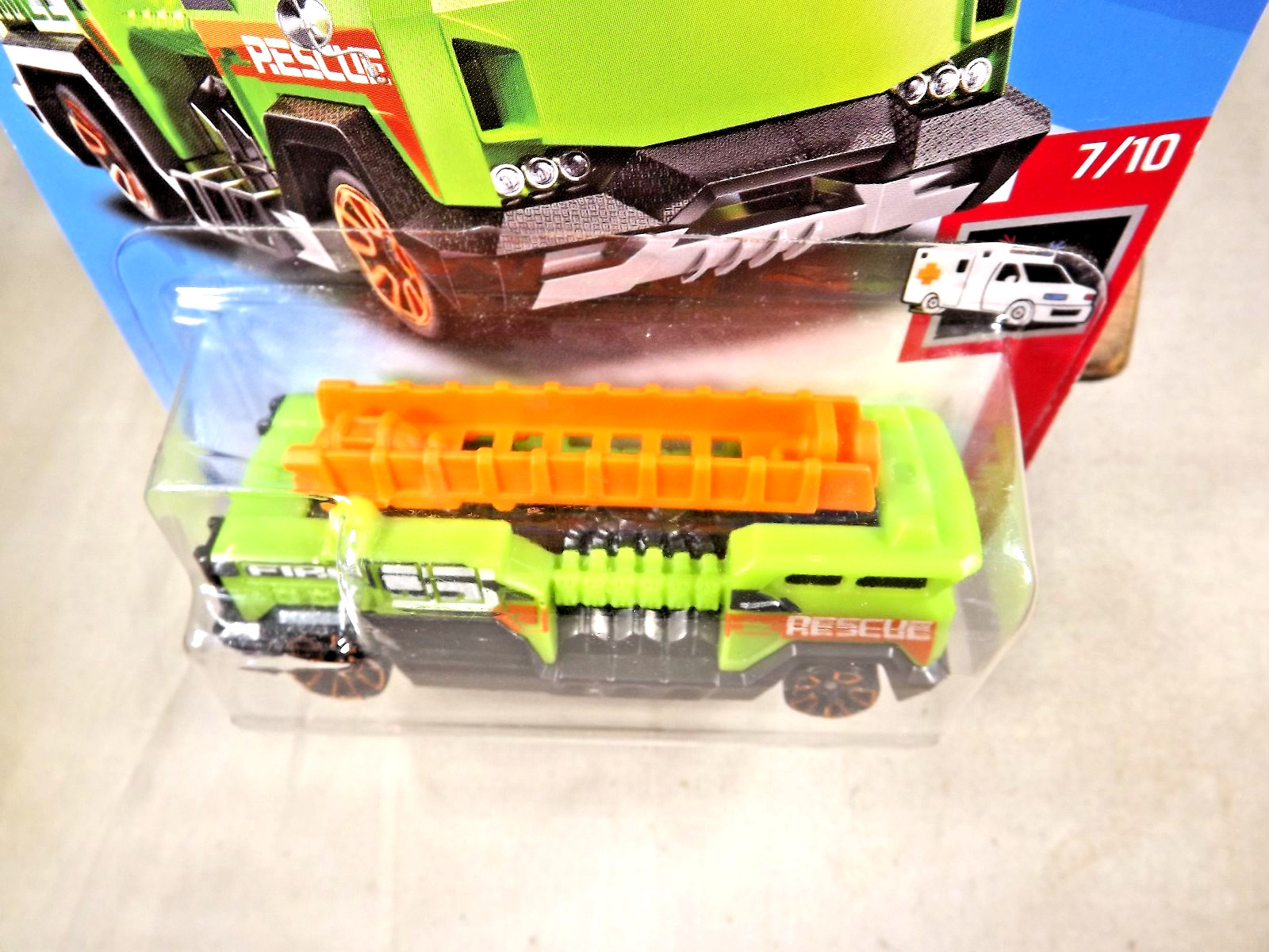 2019 Hot Wheels #172 HW Rescue 7/10 5 ALARM Fire Engine Green w/Gold Trap5 Spoke