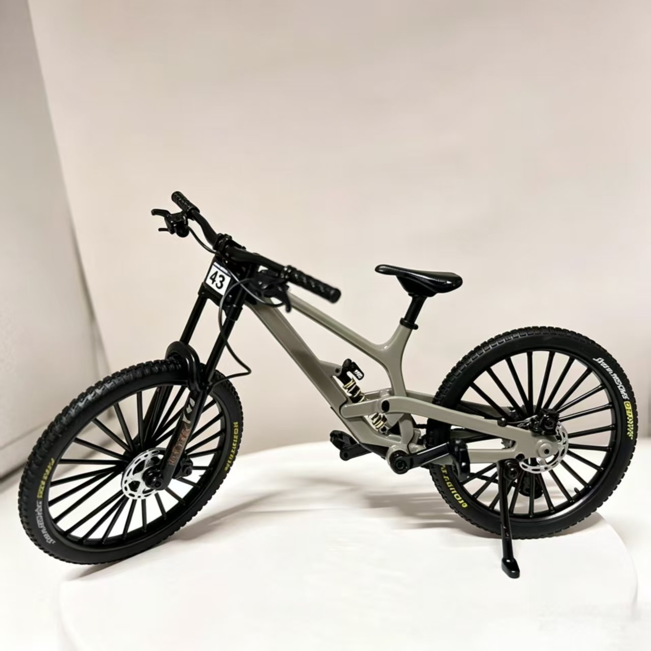 Metal Mountain Bike Model Desktop Mini Alloy Classic Bicycle Toy Die-Cast Finger