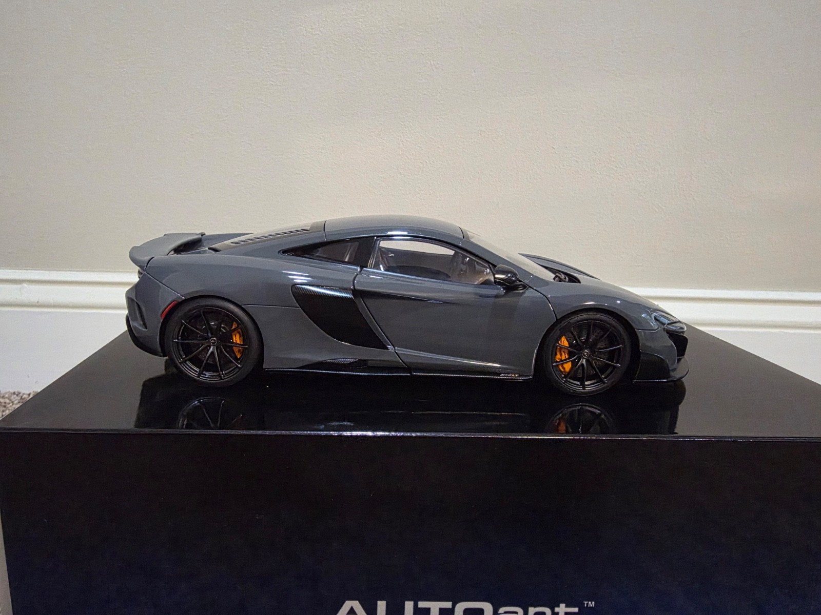 AUTOart 1/18 Mclaren 675LT Chicane GREY 76047
