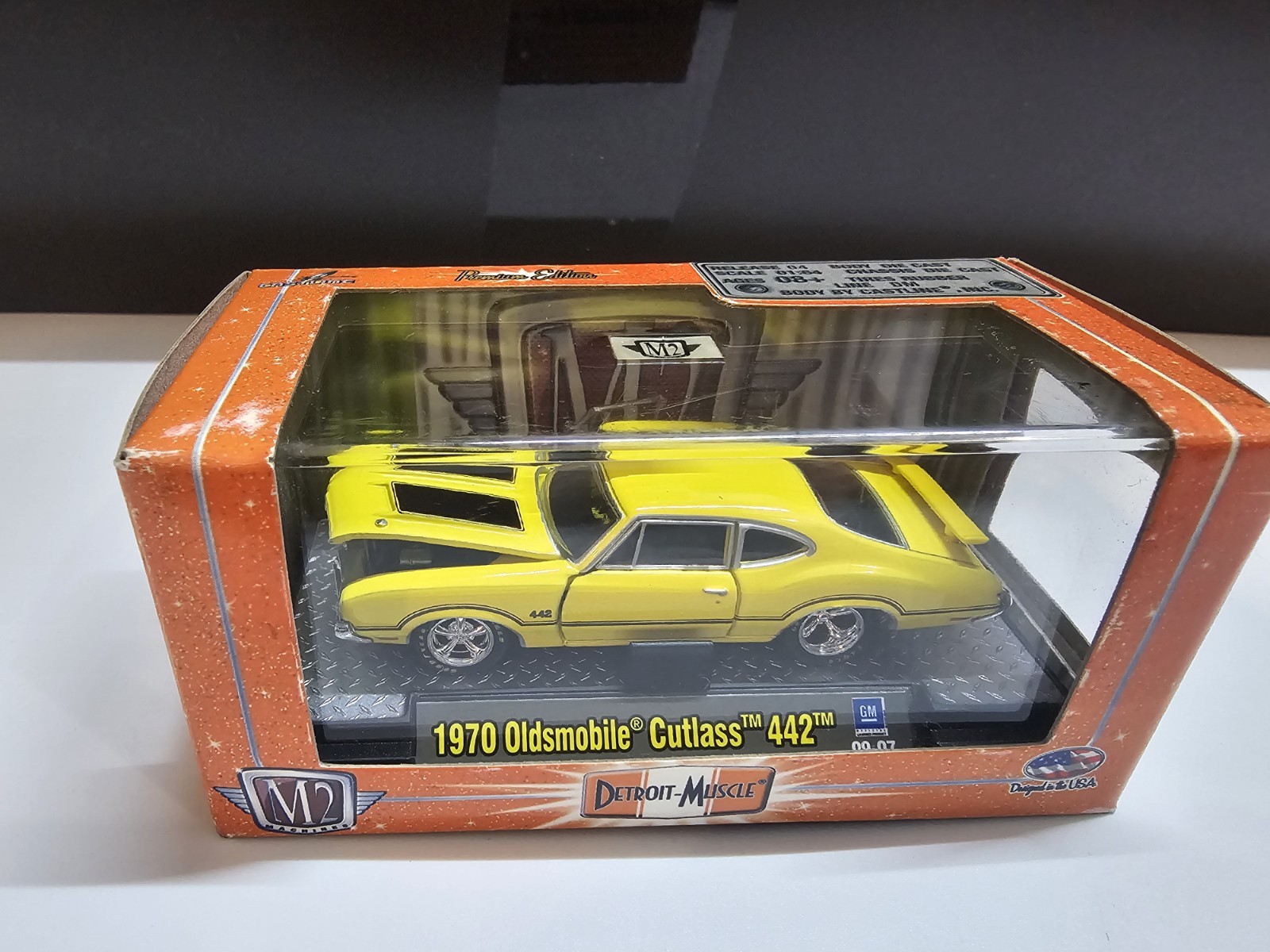 1970 Oldsmobile Cutlass 442 W-30 1/64 M2 Machines Detroit-Muscle,NIB