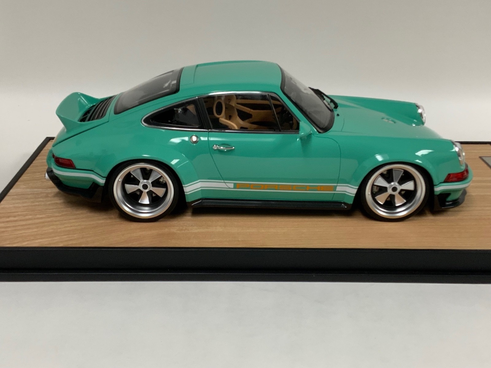 1/12 scale IVY model of the Porsche 911 Singer DLS Teffany Blue Wood Base 40 pcs
