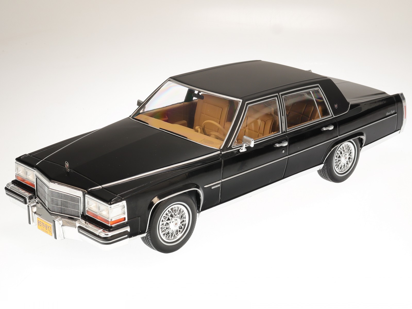Cadillac Fleetwood Brougham 1982 Black diecast model car 18250 MCG 1:18